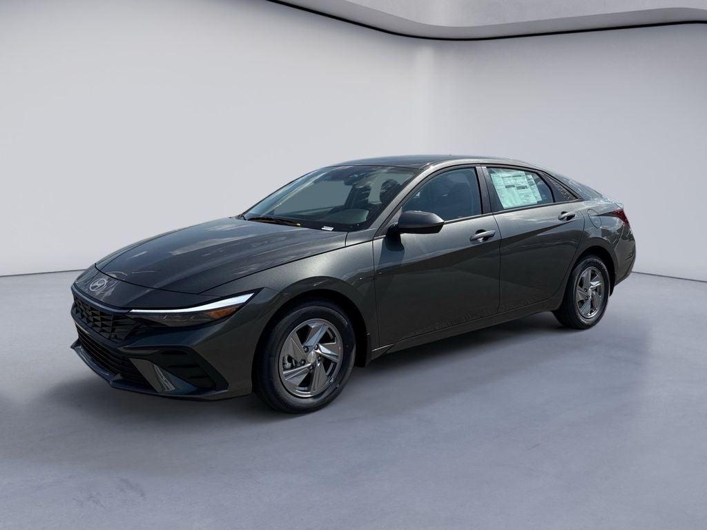 New 2026 Hyundai ELANTRA SE