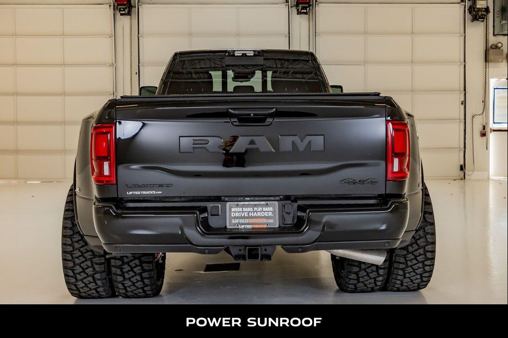 2025 RAM 3500 LIMITED CREW CAB 4X4 8' BOX — фото 7