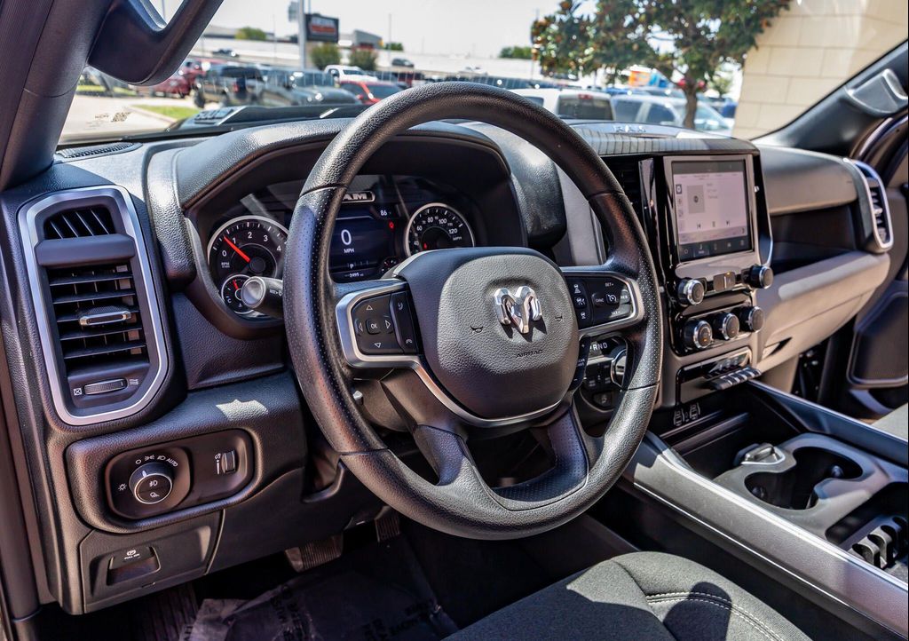 2026 RAM 1500 EXPRESS thumbnail 16