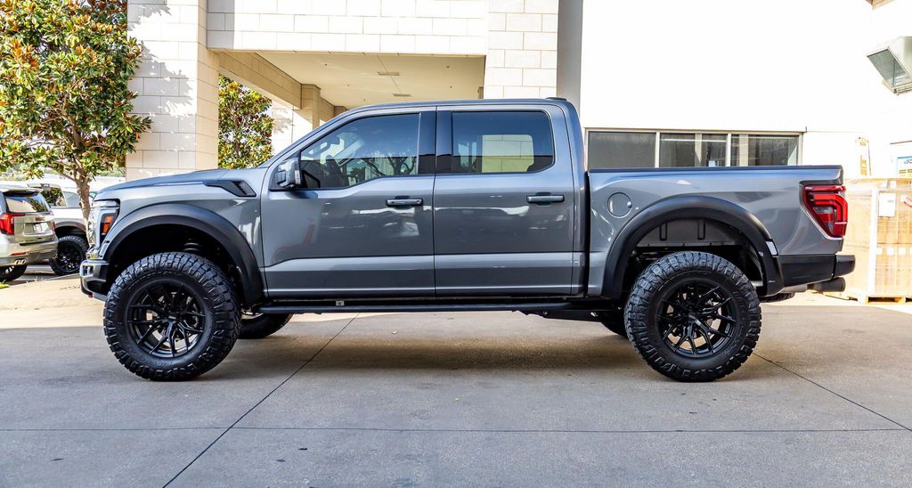 صورة 5 لـ 2025 FORD F-150 RAPTOR