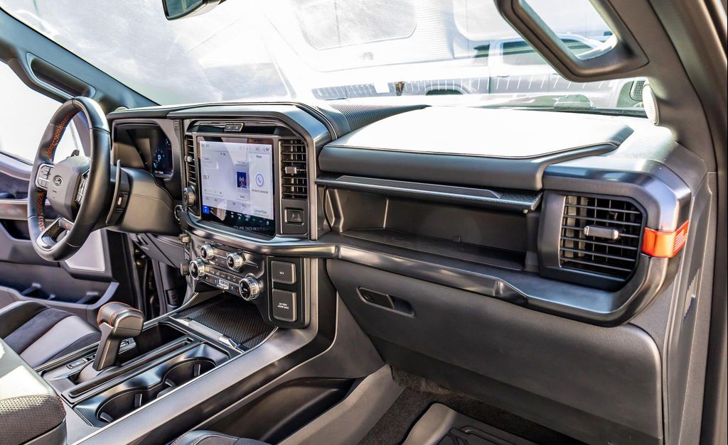 صورة مصغرة 17 لـ 2025 FORD F-150 RAPTOR
