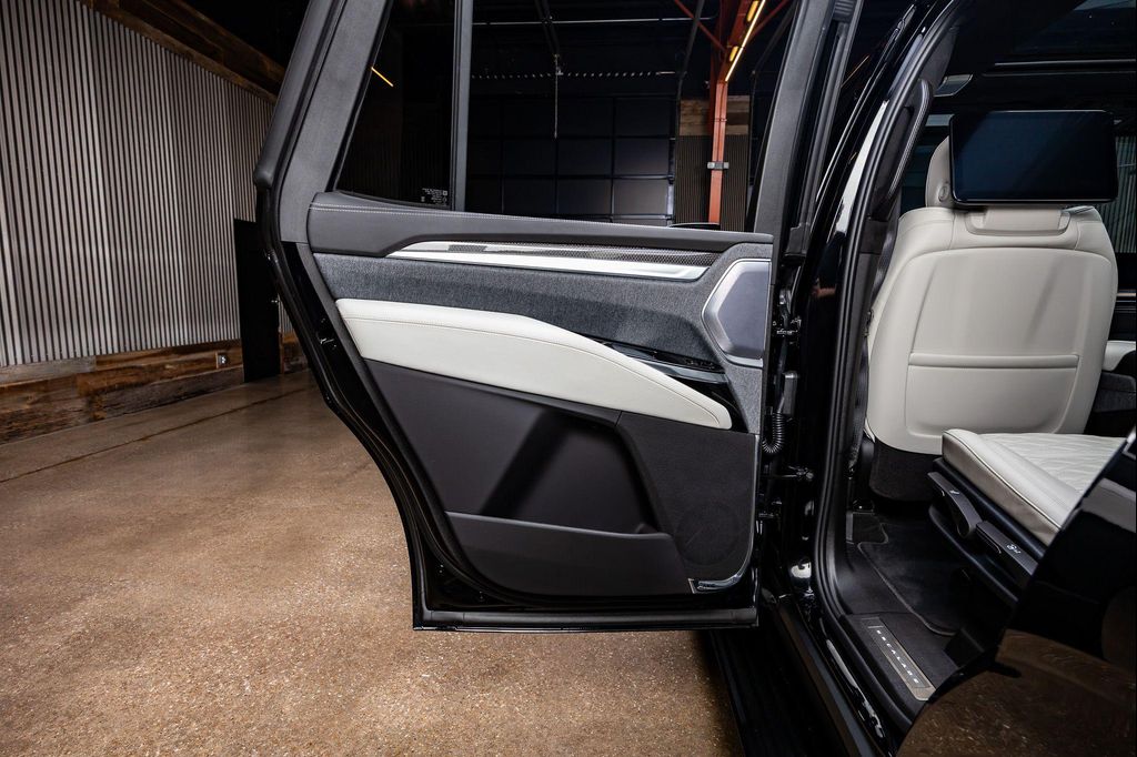 2026 Cadillac ESCALADE V-SERIES 缩略图 38
