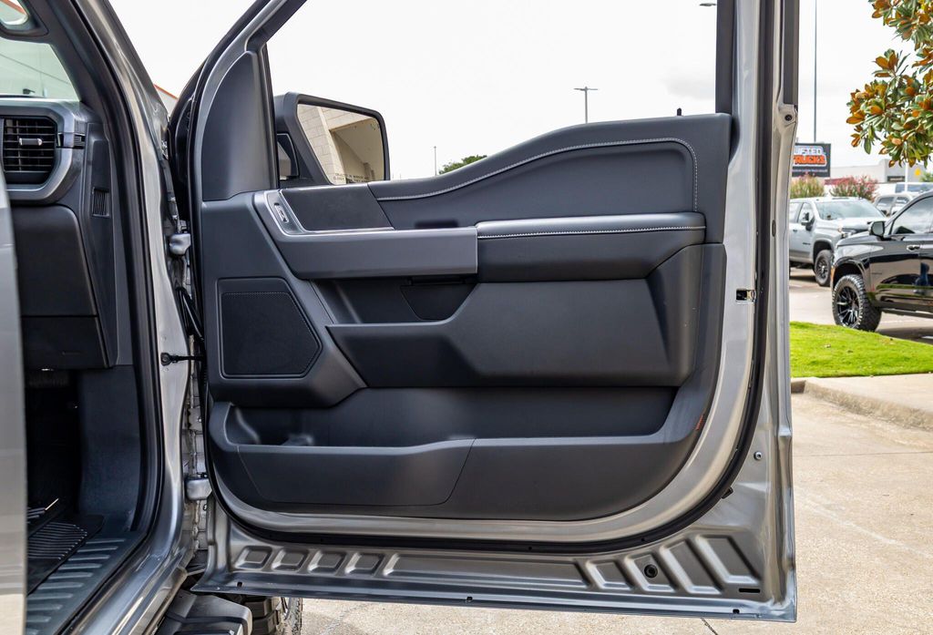 صورة مصغرة 33 لـ 2025 FORD F-150 XLT