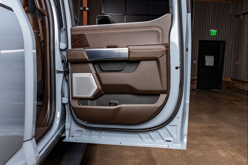 2026 FORD F-350 KING RANCH — миниатюра 40