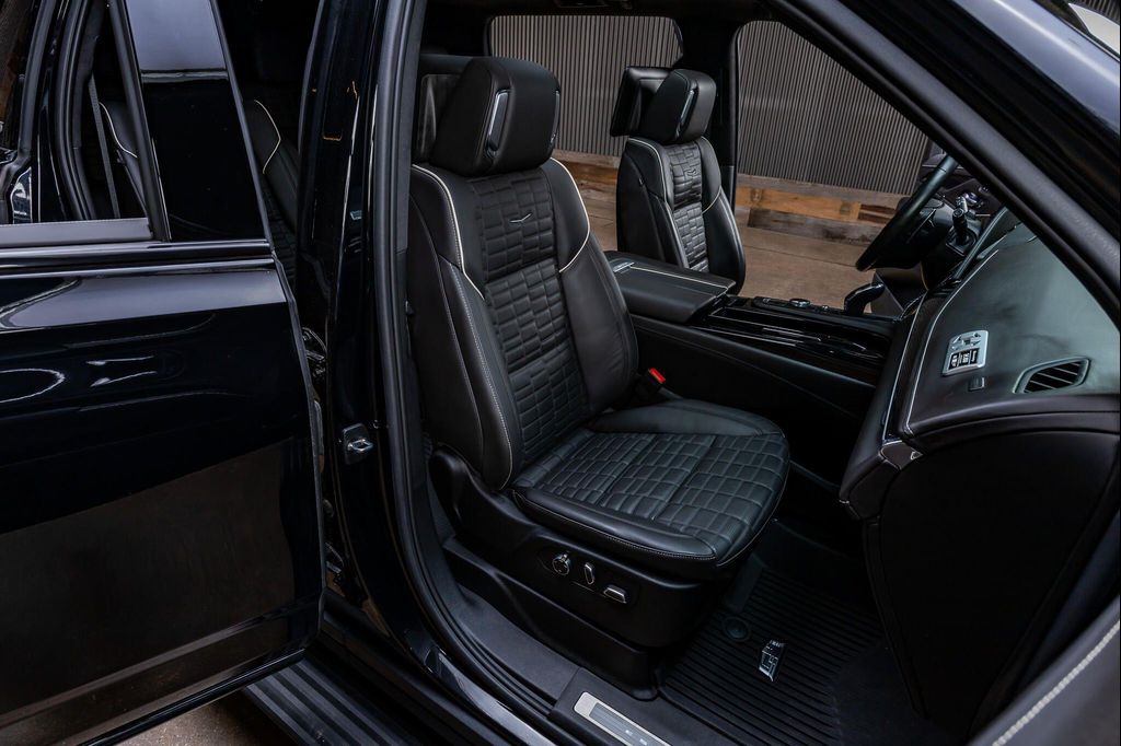 2023 Cadillac ESCALADE ESV V-SERIES 照片 29