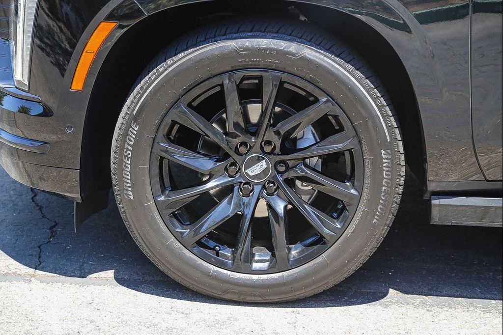 صورة 9 لـ 2025 Cadillac ESCALADE SPORT