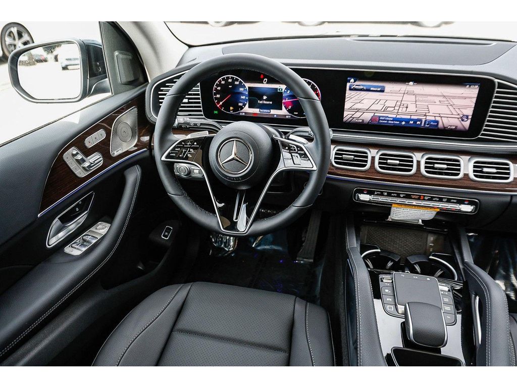 2026 Mercedes-BENZ GLE — миниатюра 14