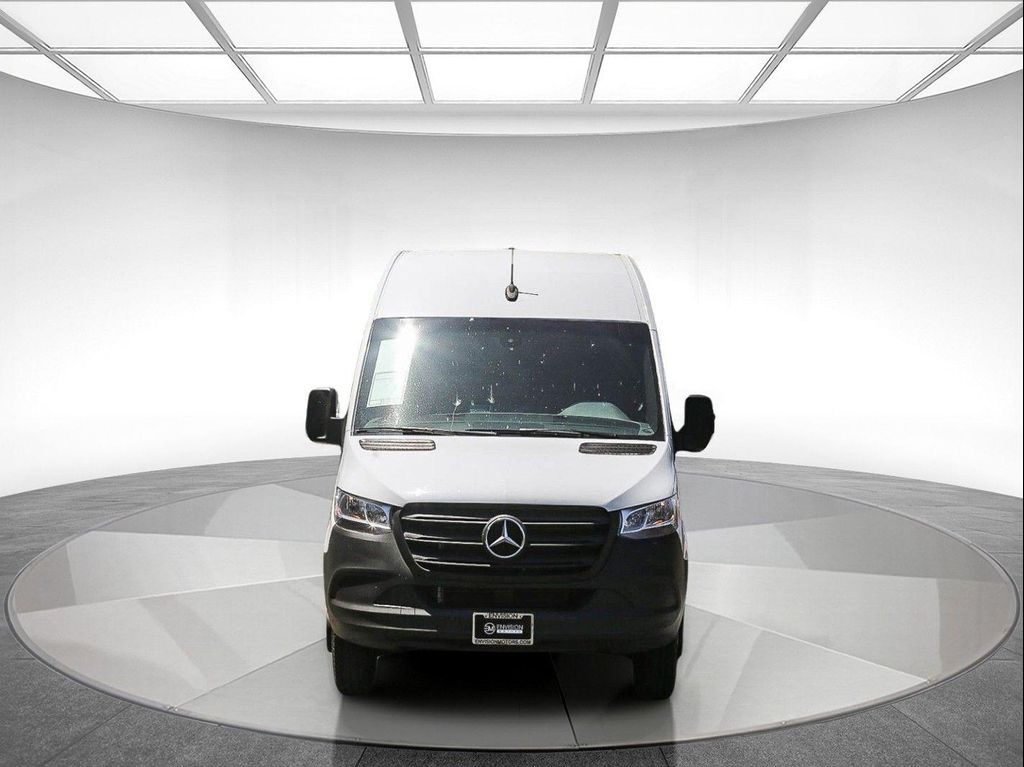 صورة 6 لـ 2024 Mercedes-BENZ OTHERS