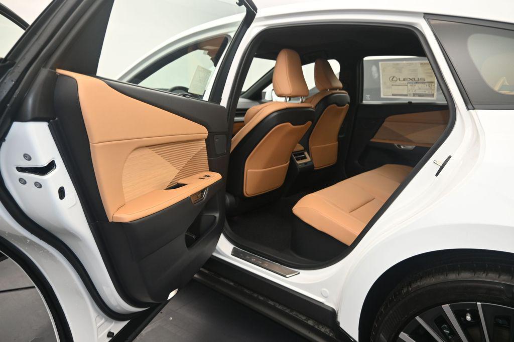صورة مصغرة 11 لـ 2026 Lexus ES 350E LUXURY
