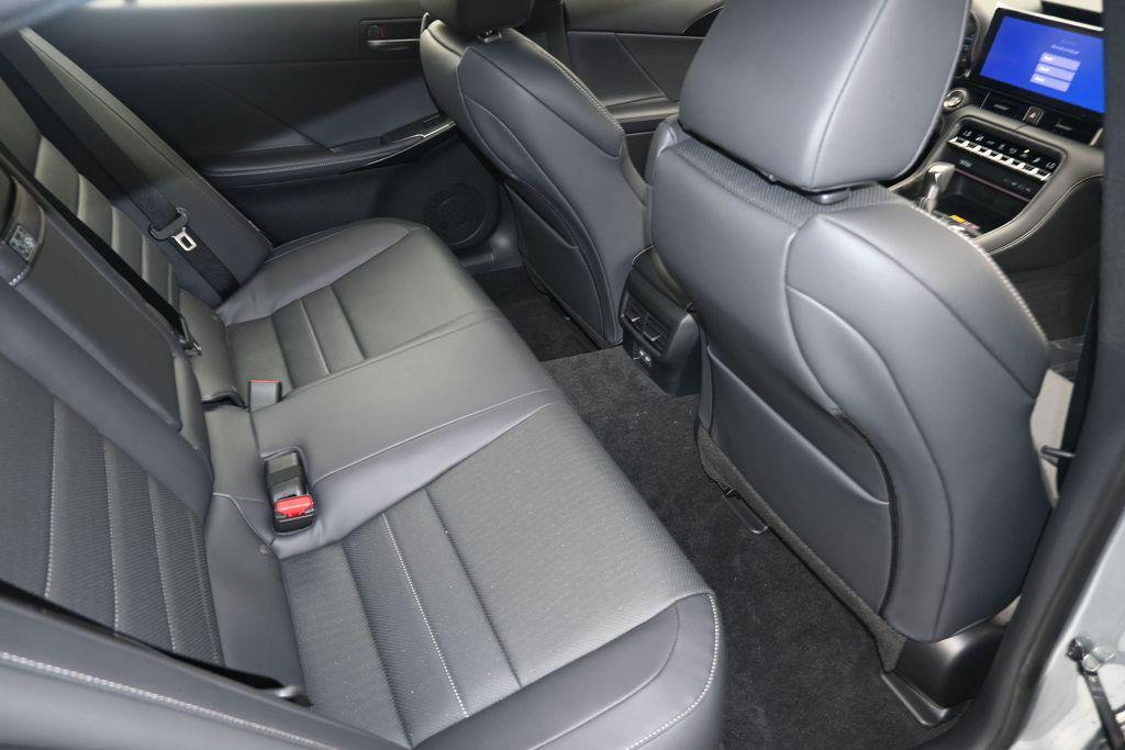 2026 Lexus IS 350 F SPORT — миниатюра 11