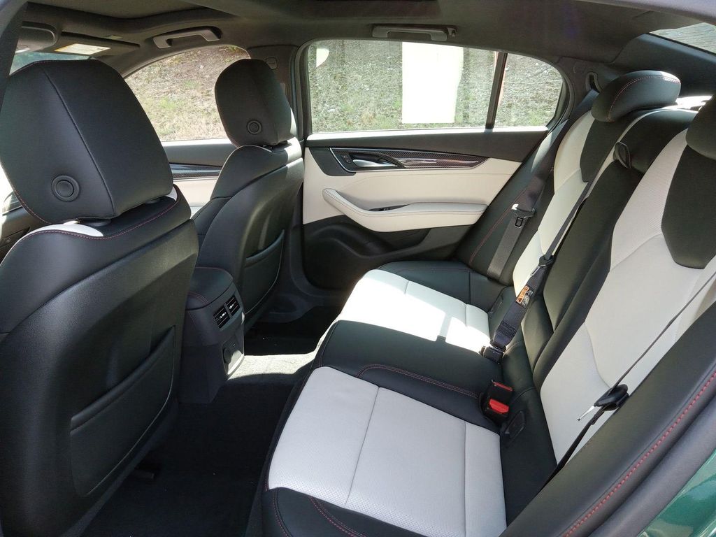 صورة مصغرة 27 لـ 2026 Cadillac CT5 SPORT