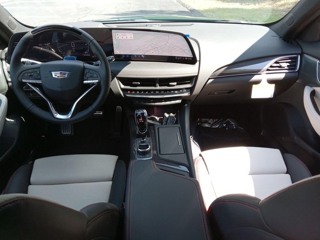 صورة مصغرة 17 لـ 2026 Cadillac CT5 SPORT