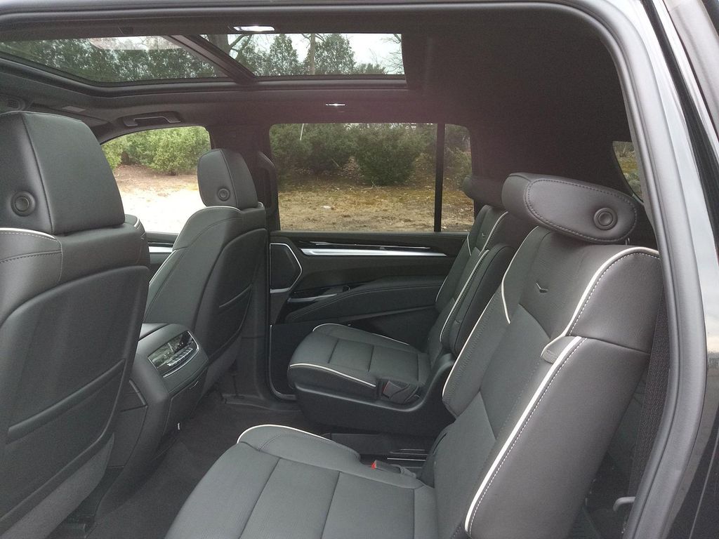 صورة مصغرة 24 لـ 2026 Cadillac ESCALADE ESV SPORT