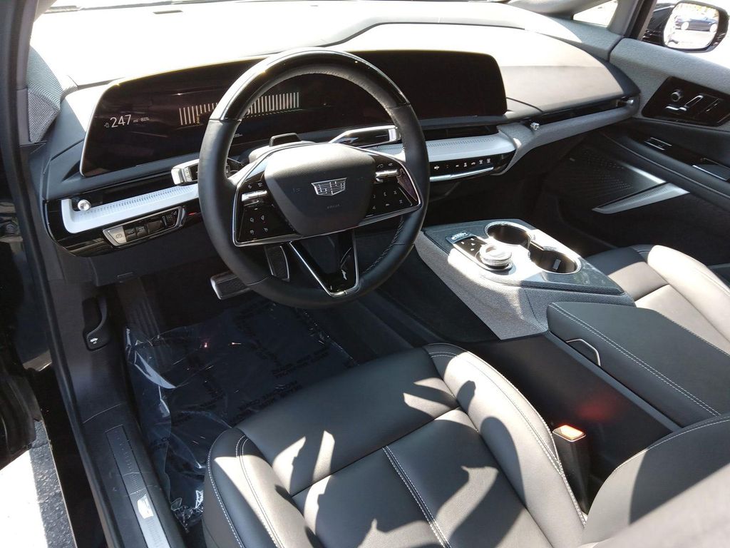 2025 Cadillac OPTIQ LUXURY 1 AWD — миниатюра 12