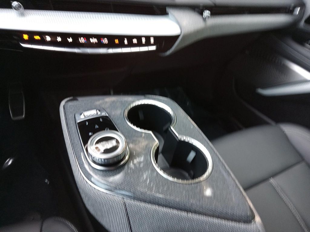 2025 Cadillac OPTIQ LUXURY 1 AWD — миниатюра 17