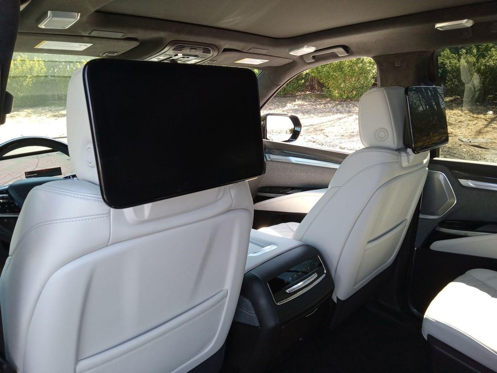 صورة مصغرة 24 لـ 2025 Cadillac ESCALADE V-SERIES