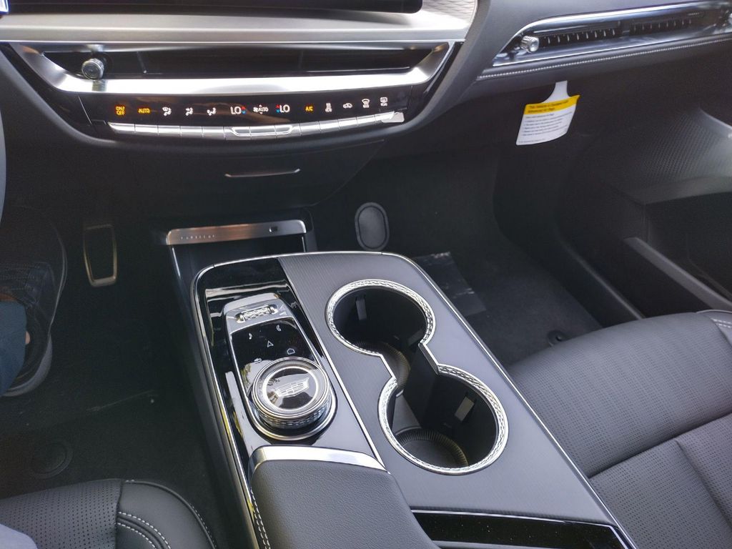 صورة مصغرة 19 لـ 2026 Cadillac LYRIQ V