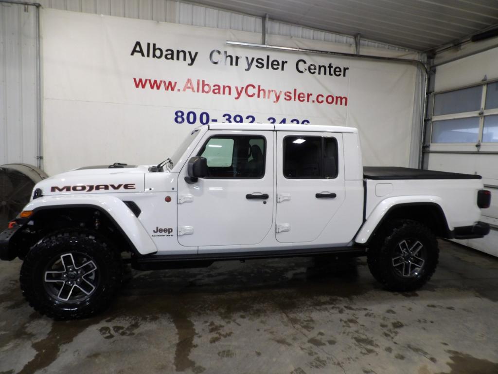 New 2026 Jeep Gladiator Mojave