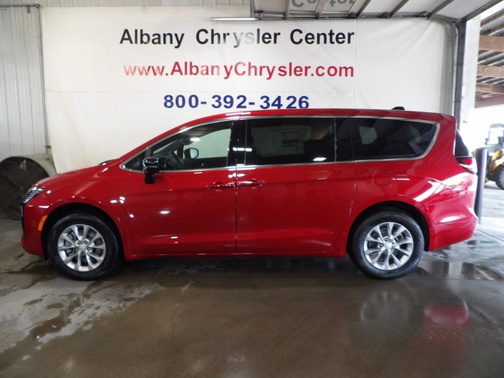 New 2027 Chrysler Pacifica SELECT