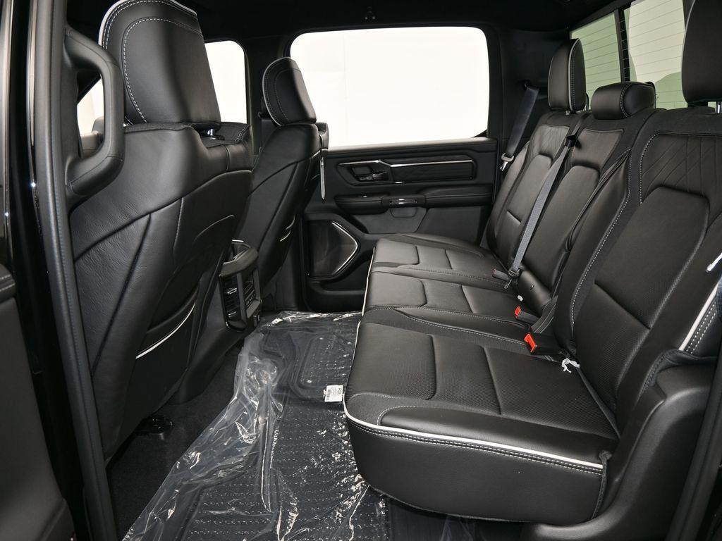 صورة مصغرة 30 لـ 2026 RAM 1500 LIMITED
