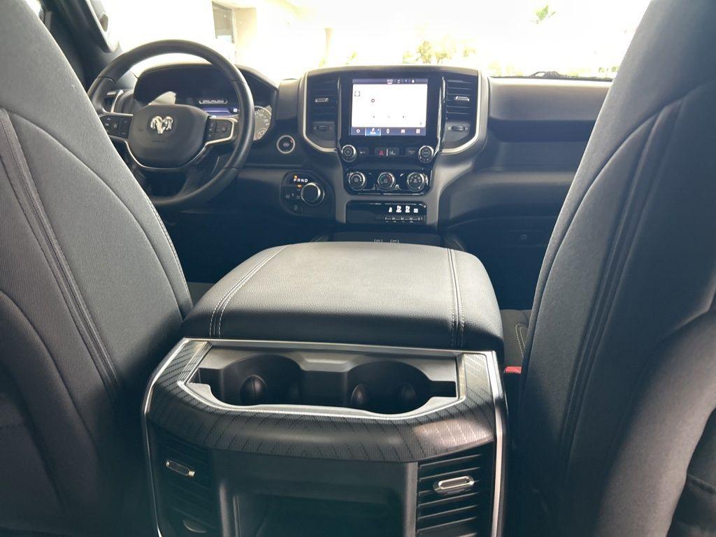 صورة مصغرة 26 لـ 2025 RAM 1500 TRADESMAN
