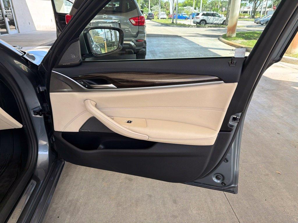 صورة مصغرة 26 لـ 2021 BMW 540 I XDRIVE