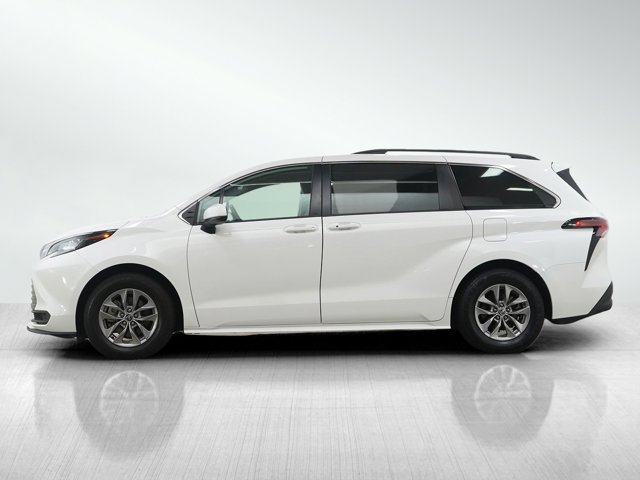TOYOTA SIENNA - 2