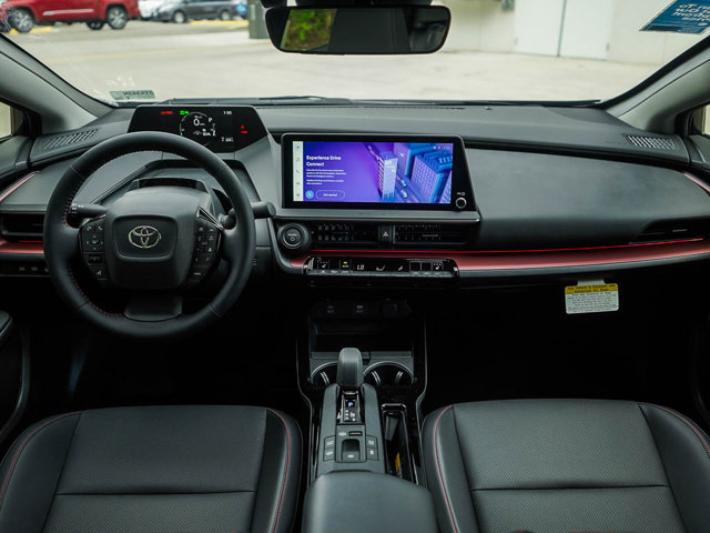2026 Toyota PRIUS PLUG-IN HYBRID XSE — фото 13