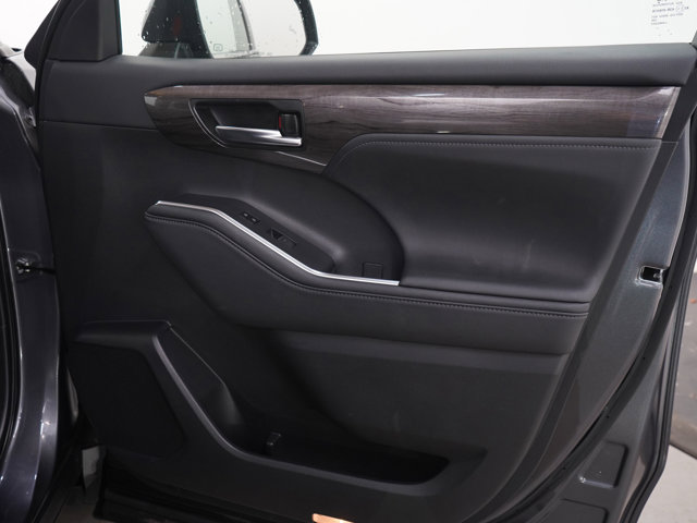 صورة مصغرة 12 لـ 2024 Toyota HIGHLANDER LIMITED