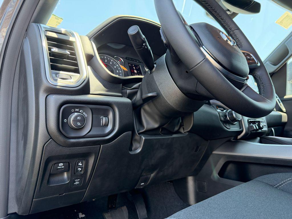 2026 RAM 1500 BIG HORN/LONE STAR thumbnail 14