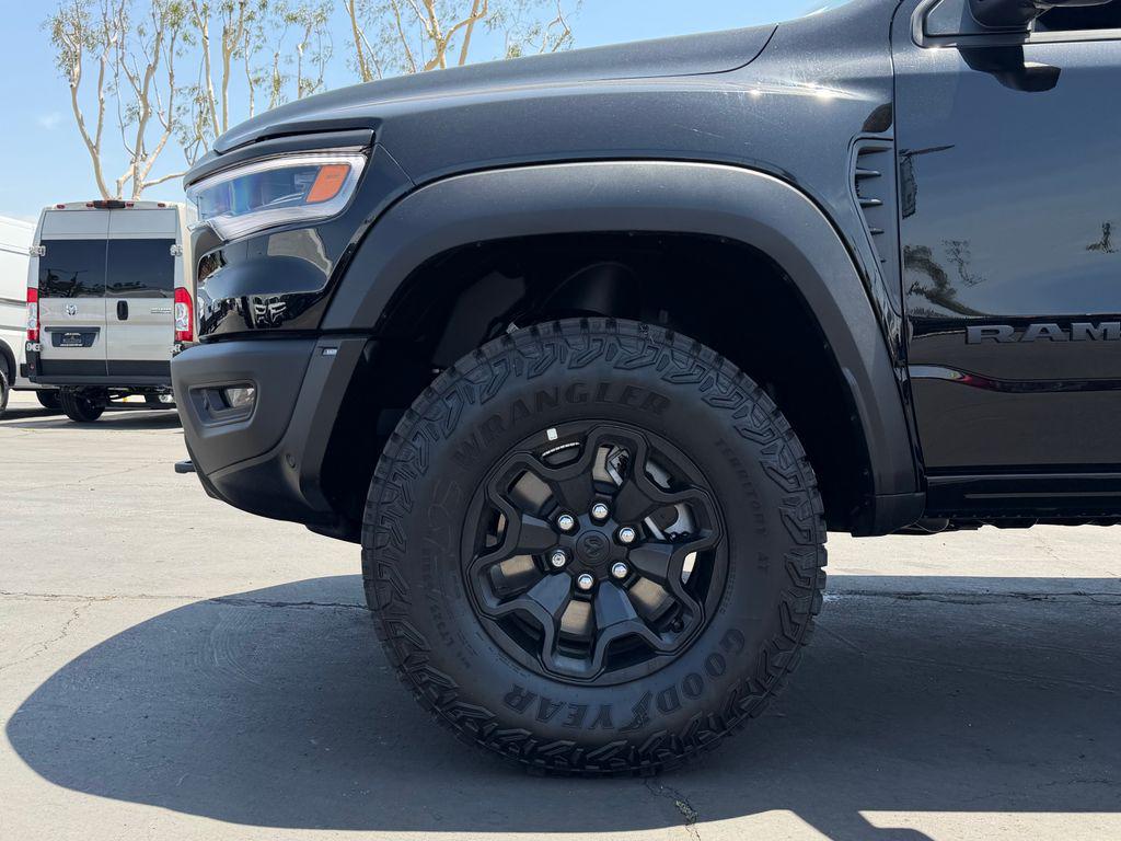2026 RAM 1500 RHO CREW CAB 4X4 5'7' BOX — миниатюра 23