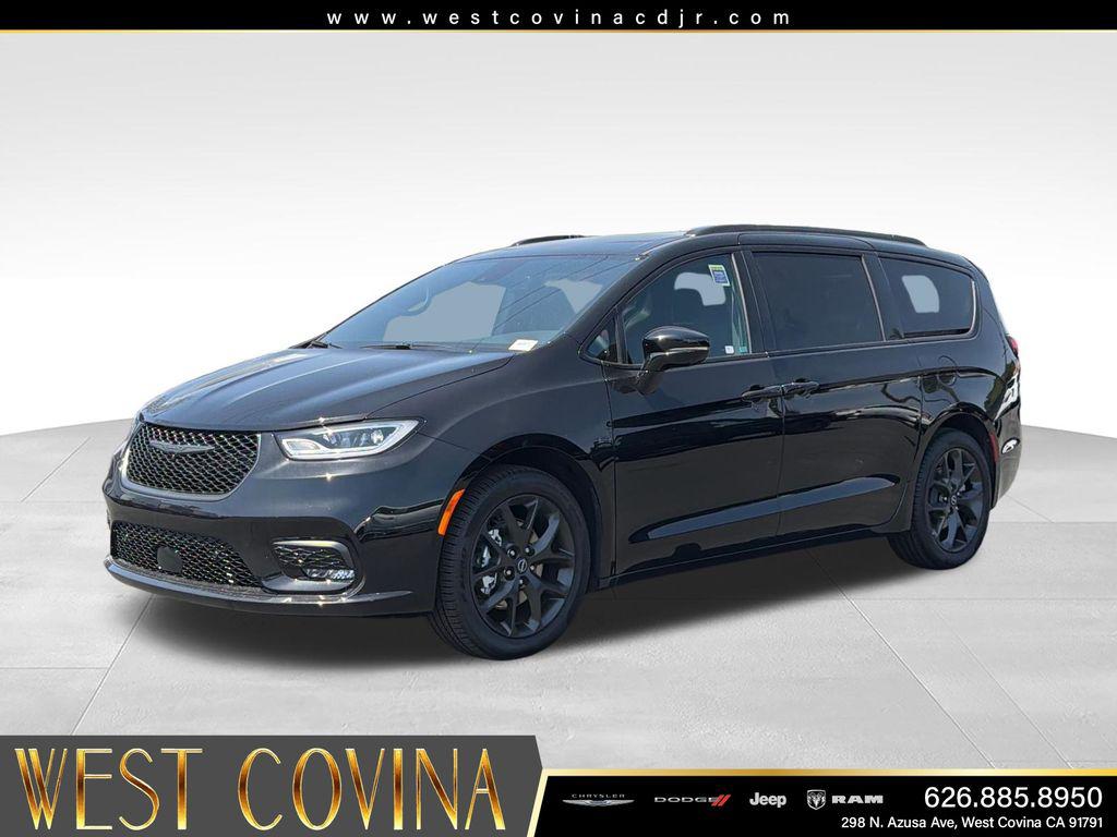 New 2026 Chrysler Pacifica L