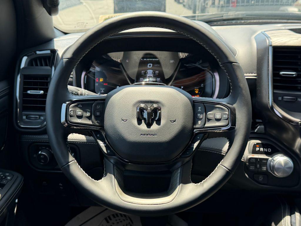 صورة مصغرة 28 لـ 2025 RAM 1500 LIMITED