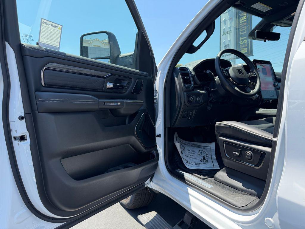 صورة مصغرة 13 لـ 2025 RAM 1500 LIMITED