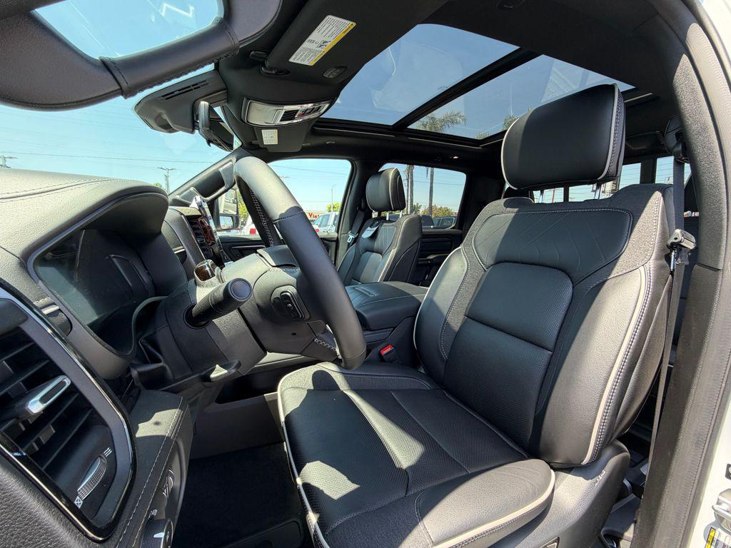 صورة مصغرة 23 لـ 2025 RAM 1500 LIMITED