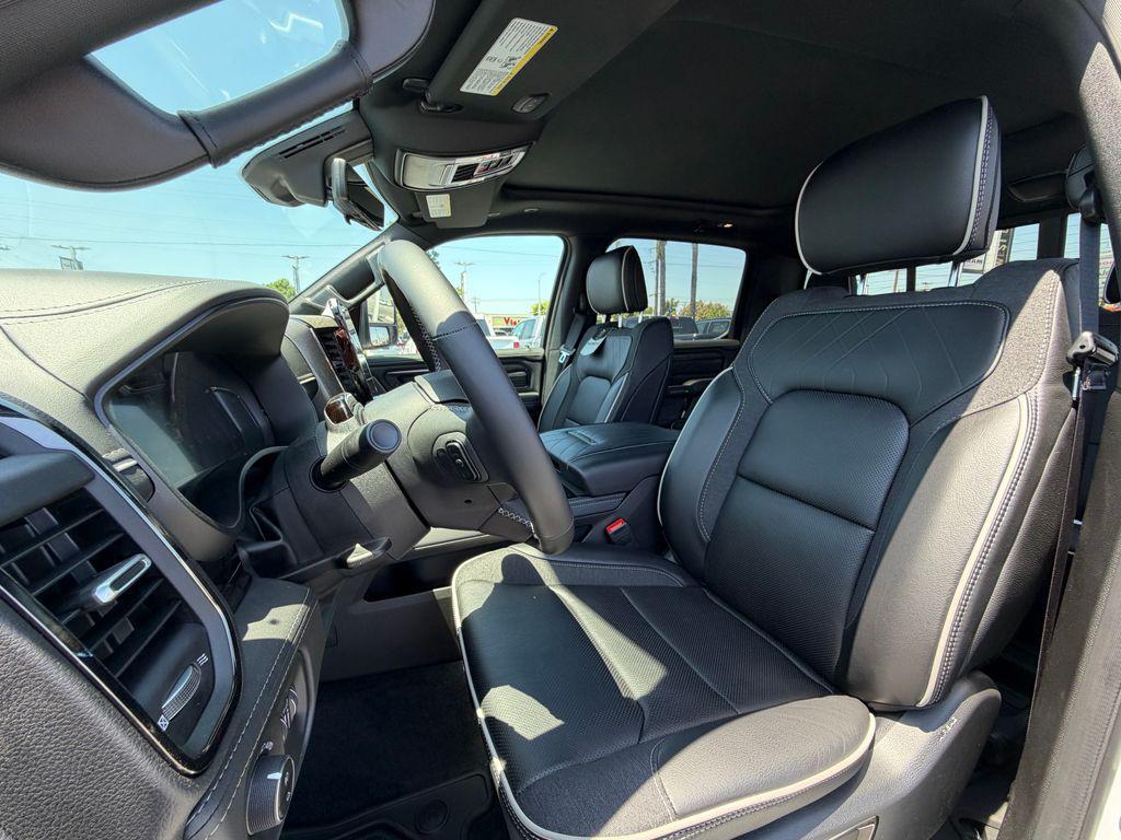 صورة مصغرة 19 لـ 2025 RAM 1500 LIMITED