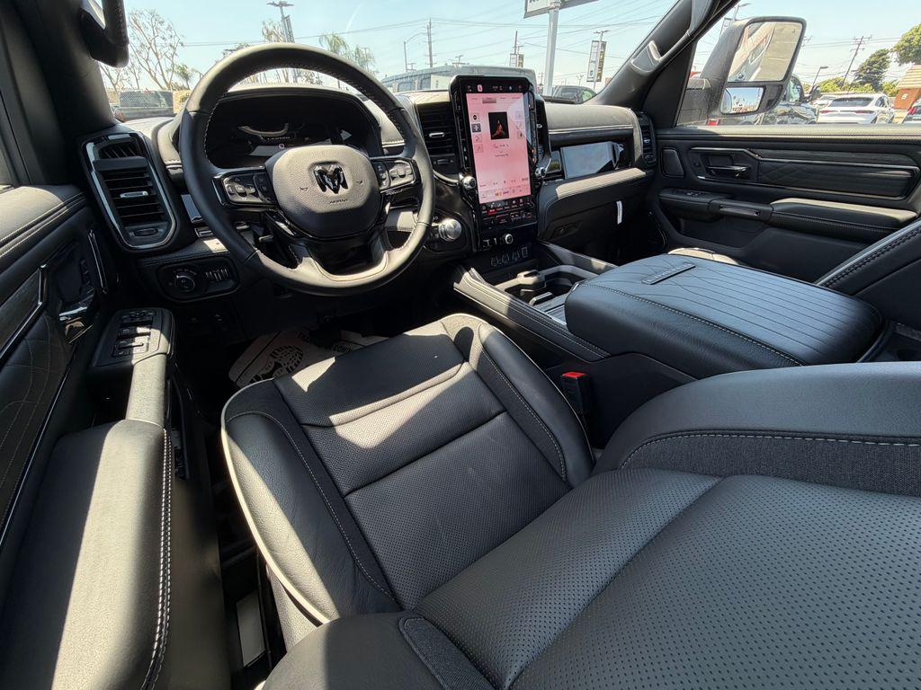 صورة مصغرة 30 لـ 2025 RAM 1500 LIMITED