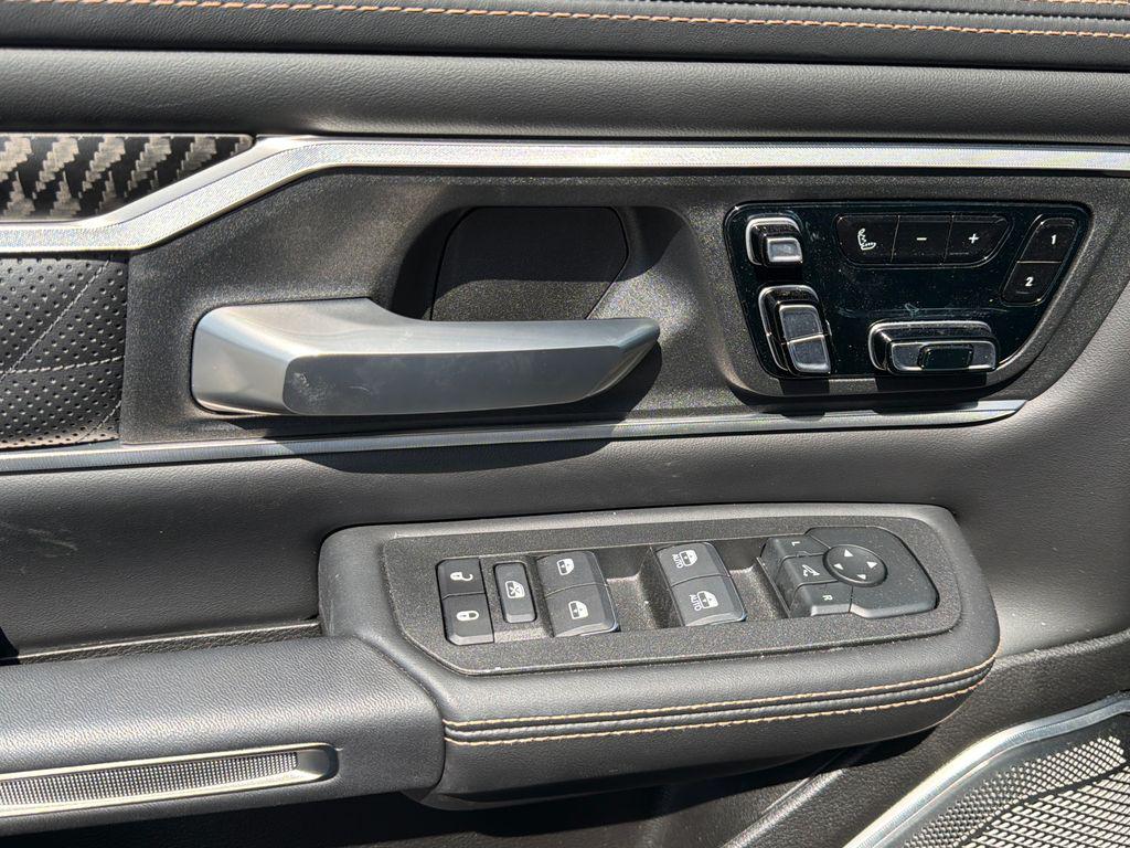 صورة مصغرة 12 لـ 2026 RAM 1500 ST