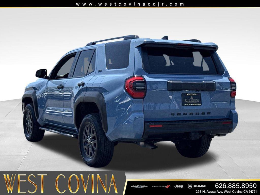 صورة 7 لـ 2025 Toyota 4RUNNER SR5