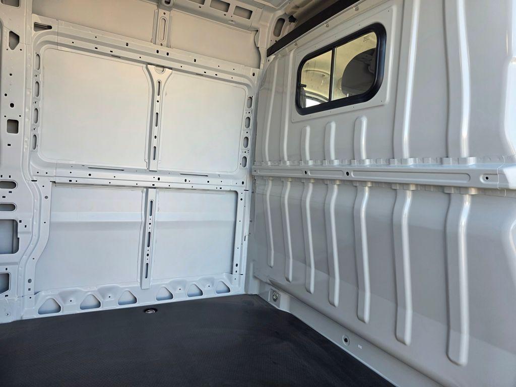 صورة مصغرة 11 لـ 2026 RAM PROMASTER 1500 BASE