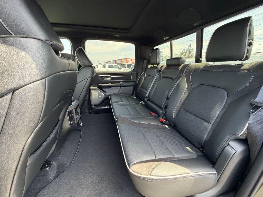 صورة مصغرة 19 لـ 2026 RAM 1500 LARAMIE