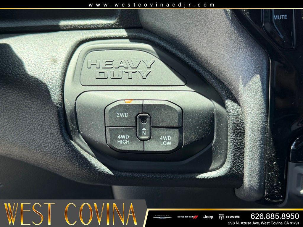 2026 RAM 3500 TRADESMAN CREW CAB 4X4 8' BOX — миниатюра 22