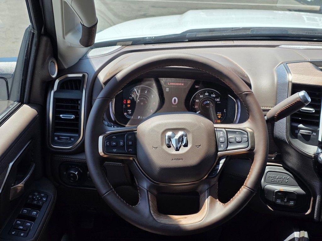 صورة مصغرة 26 لـ 2026 RAM 3500 LONGHORN