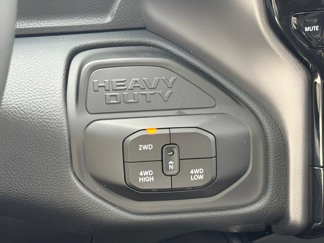 2026 RAM 3500 LARAMIE CREW CAB 4X4 8' BOX thumbnail 19