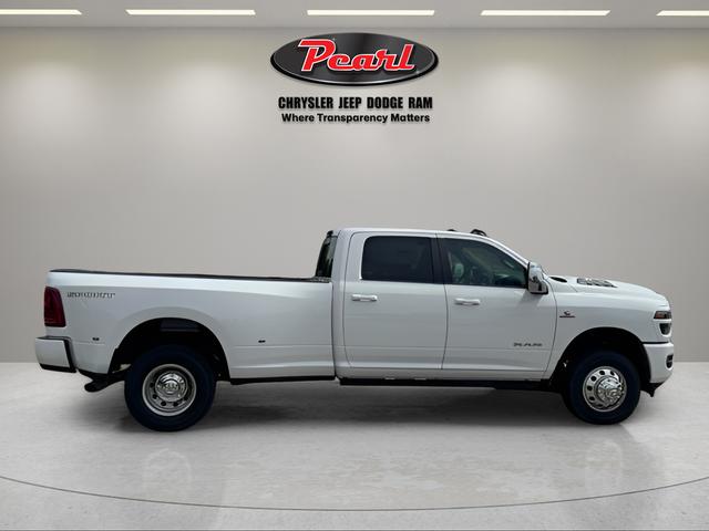 2026 RAM 3500 LARAMIE CREW CAB 4X4 8' BOX — миниатюра 2