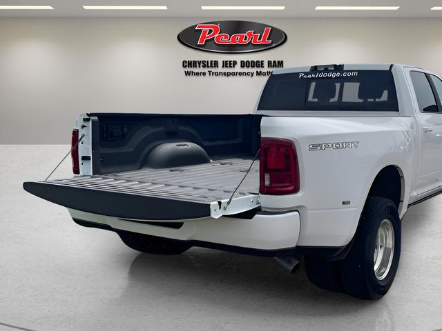 2026 RAM 3500 LARAMIE CREW CAB 4X4 8' BOX — миниатюра 9