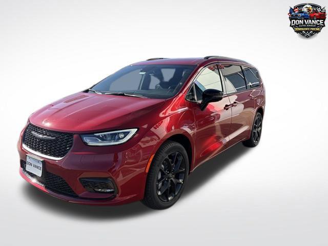 New 2026 Chrysler Pacifica L