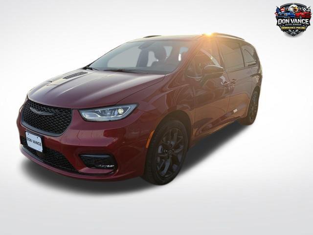 New 2026 Chrysler Pacifica L