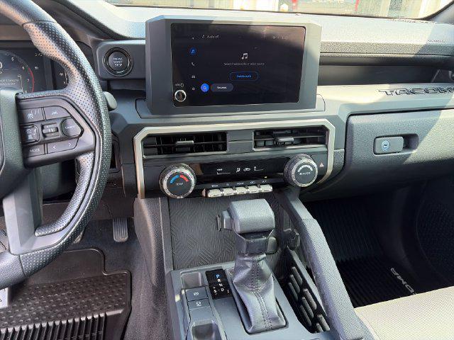 صورة مصغرة 18 لـ 2025 Toyota TACOMA SR