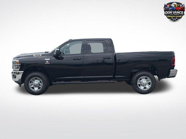 صورة 2 لـ 2026 RAM 2500 TRADESMAN CREW CAB 4X4 6'4' BOX